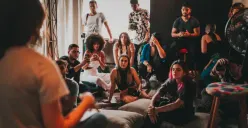 8 Strategi Cerdas yang Bisa Diterapkan Seorang Introvert untuk Menghadiri Acara Sosial dengan Nyaman