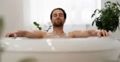 Manfaat Mandi Air Hangat sebelum Tidur, Bisa Bantu Turunkan Tingkat Stres?