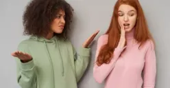 Ilustrasi : ciri-ciri teman yang iri (Sumber : freepik)