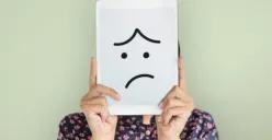 Ilustrasi | Penyebab dan cara melepaskan diri dari perasaan insecure (Sumber : Freepik/rawpixel.com)