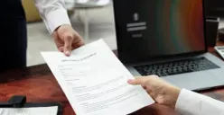 Fresh Graduate, Ini 4 Jenis Kontrak Kerja yang Perlu Diketahui Sebelum Terjun ke Dunia Kerja