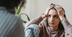 Ilustrasi | 8 perilaku yang membuat orang lain tidak menyukai kita. (Sumber : Pexels/Liza Summer)