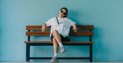 Ilustrasi karakter seseorang dilihat dari posisi duduk (Sumber : Unsplash/@Roland Hechanova)