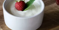 Ilustrasi yogurt (Sumber : Unsplash/Tiard Schulz)