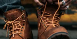 Ilustrasi sepatu kebesaran (Sumber : Unsplash/Nathan Dumlao)