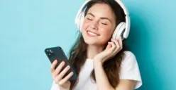 Pengguna YouTube Bisa Cari Judul Lagu Hanya dengan Menggumam (Sumber : Freepik/benzoix)