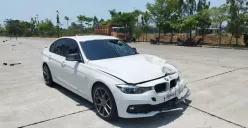 Adu Banteng BMW vs Motor Bebek di POJ City Marina, 1 Orang Tak Sadarkan Diri