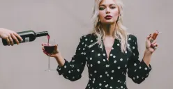 10 kebiasaan buruk yang menjauhkanmu dari kebahagiaan. (Sumber : Pexels/Maria Orlova)