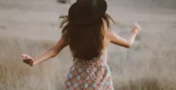 Tips Menghadapi Wanita Red Flag, Jangan Takut Ambil Keputusan Ini dalam Hubungan