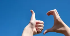 Ilustrasi | Ciri terjebak hubungan friendzone (Sumber : Freepik/arso74)