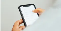 Ilustrasi arisan online (Sumber : Unsplash/@charlesdeluvio)