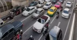 Ilustrasi | Kendaraan Berumur Lebih Dari 3 Tahun Dilarang Masuk Jakarta (Sumber : Freepik/bannafarsai)