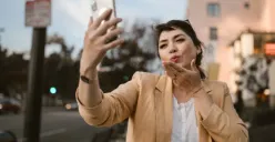 Ilustrasi | Tips sukses Long Distance Relationship (LDR). (Sumber : Pexels/RDNE Stock project)