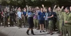 Narkis Penyanyi Israel Tuai Kecaman setelah Nyanyikan Lirik Kita Habisi Gaza