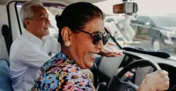 Capres Ganjar Pranowo bertemu dengan Susi Pudjiastuti di Pangandaran, Jawa Barat. Ganjar sebut Susi adalah orang yang paling ditakuti di dunia kelautan. (Sumber : X @ganjarpranowo)