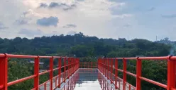 Walikota Semarang Hevearita Gunaryanti Rahayu meminta standar kelayakan Jembatan Kaca Tinjomoyo dibenahi. (Sumber : Pemkot Semarang)