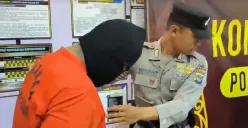 Terancam Hukuman 10 Tahun Penjara, Tersangka Fitnah Pelecehan Maba UNY Tertunduk Lesu (Sumber : Instagram/@poldajogja)