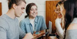 Ilustrasi rekan kerja yang suka cari muka (Sumber : Unsplash/@Brooke Cagle)