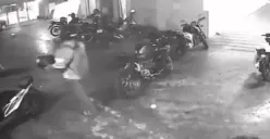 Padahal Naik Motor Mahal, Rekaman CCTV Maling Helm di Semarang Ini Bikin Publik Elus Dada