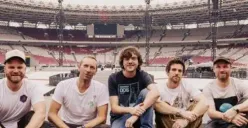 Salut! Coldplay Donasikan Kapal Interceptor Untuk Indonesia, Akan Fokus Atasi Masalah Lingkungan di Sungai Cisadane