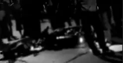 Kecelakaan maut terjadi di Jalan Raya Mangkang tepatnya di depan SMK Texmaco Semarang, melibatkan truk box dan motor dengan 2 orang tewas, Kamis 16 November 2023 malam. (Sumber : Instagram @portalsemarang)