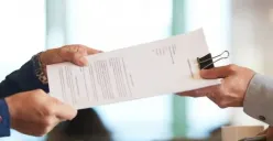 Ilustrasi | 6 Pelayanan Publik Yang Bisa Diurus Online (Sumber : Freepik/pressfoto)