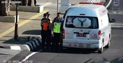 Kecelakaan mobil vs motor di Masjid Raya Baiturrahman Simpang Lima, Kota Semarang, 1 orang mengalami luka, Rabu 22 November 2023 pagi. (Sumber : Instagram @kejadiansmg)