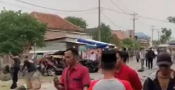 Kecelakaan maut di Jalan Raya Desa Geneng, Mijen, Demak, Kamis 23 November 2023, melibatkan minibus dengan truk. (Sumber : Instagram @infoupdatejateng)