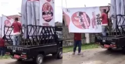 Tertangkap Kamera, Mobil Plat Merah Angkut Baliho Pasangan Capres Cawapres Ganjar-Mahfud MD