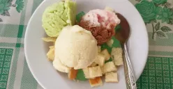 Es Pankuk Pak Yono, es legendaris di Kota Semarang sudah ada sejak zaman Belanda. (Sumber : Google Dicky C Muharawan)