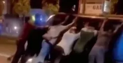 Mobil Terbalik Langsung Tancap Gas Setelah Dibantu Warga Ke Posisi Normal (Sumber : x.com/@sopir_idiot)