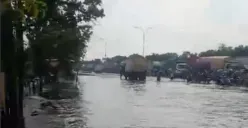 Sidak Lokasi Banjir, Mbak Ita Tegur Camat dan Lurah soal Sampah yang Menumpuk