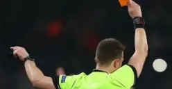 Kartu Oranye Akan Diterapkan Asosiasi Sepakbola Internasional, Apa Fungsinya?