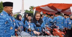 Mbak Ita disebut tak memikirkan solusi banjir, dan malah membagikan inventaris motor untuk lurah dengan anggaran Rp8 Miliar (Sumber : instagram @semarangpemkot)