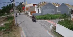 Terjadi tawuran antarpelajar SMP di kawasan Perumahan Bumi Bangetayu Baru, Genuk, pada Senin 4 Desember 2023 siang, membawa senjata tajam. (Sumber : Instagram @portalsemarang)