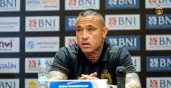 Radja Nainggolan ungkap kemungkinan pensiun jika tidak direkrut Bhayangkara FC. (Sumber : Bhayangkara FC)