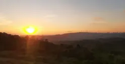 Trangkil Sunrise Spot, sunrise spot untuk melihat pemandangan matahari terbit di Kota Semarang saat libur akhir pekan atau akhir tahun, gratis tanpa tiket masuk. (Sumber : Google Wihandono Yogo - InfoSemarang.com)