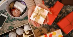 Rekomendasi Pusat Hampers Natal di Semarang (Sumber : Freepik/Arthur Hidden)