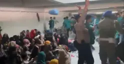 Ratusan mahasiswa di Aceh mengusir paksa Rohingya yang tinggal sementara di BMI Aceh, Rabu 27 Desember 2023. (Sumber : X @nuggetpedaz - InfoSemarang.com)