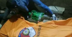 Pemuda mabuk tewas setelah dianiaya ayahnya sendiri gara-gara mengancam adiknya menggunakan pisau pada Senin 1 Januari 2024 sore di Tambangan, Mijen, Kota Semarang. (Sumber : Team Elang Hebat Semarang - InfoSemarang.com)