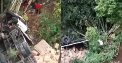 Truk Pembawa Logistik Pemilu Terjun Bebas ke Jurang di Kalimalang Semarang