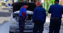 Sebuah mobil tiba-tiba mengeluarkan percikan api setelah mengisi BBM di SPBU Asmara Ungaran, Minggu 14 Januari 2024 pagi, beruntung petugas pom bensin sigap. (Sumber : Instagram @infokejadianungaran - InfoSemarang.com)