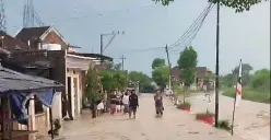 Banjir Luapan Sungai Tuntang: Jalan Semarang-Purwodadi Lumpuh Total, 10 Kecamatan Terendam