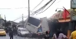 Kecelakaan Beruntun di Cisarua Bogor, Truk & Mobil Hantam Bengkel dan Rumah Warga hingga Hancur