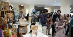  Bengok Craft Kenalkan Kerajinan Berbahan Dasar Eceng Gondok ke Mahasiswa Undip