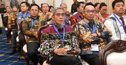 Sekda Jateng, Sumarno disela Rapat Koordinasi Percepatan Penghapusan Kemiskinan Ekstrem. (Sumber:  | Foto: dok Humas Jateng.)