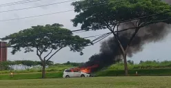 Mobil Grand Livina terbakar di BSB City, Kota Semarang, Rabu 24 Januari 2024. (Sumber: Navista - InfoSemarang.com)