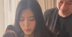 Kevin Sanjaya dan Valencia Tanoesoedibjo bersama putrinya, Avery Victoria Sukamuljo. (Sumber: @valenciatanoe - InfoSemarang.com)