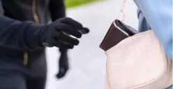 ilustrasi penjambretan (Sumber: freepik | Foto: freepik)