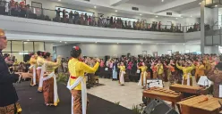  Ribuan Gen Z Berkebaya di Binus Semarang, Lestarikan Budaya Asli Nusantara